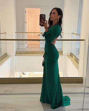 Antonela eligió un vestido verde