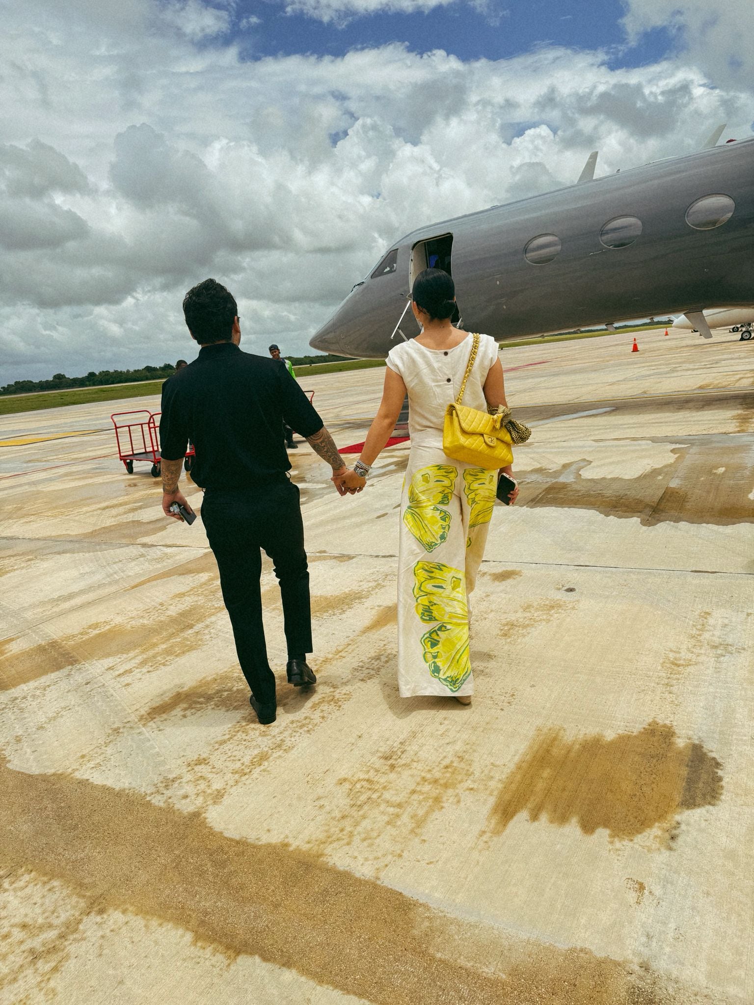 Christian Nodal y Ángela Aguilar en República Dominicana. (Canal de difusión de Ángela Aguilar)