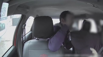 Engañó a un chofer de una app con un viaje falso y le robó en pleno recorrido: la cámara del auto terminó delatándolo