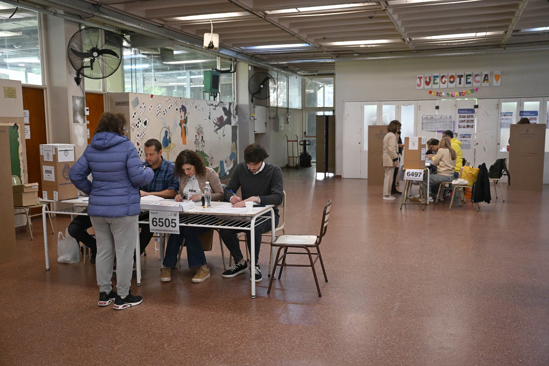 Mesa de votación en la Ciudad de Buenos Aires (Foto: Maximilano Luna)
