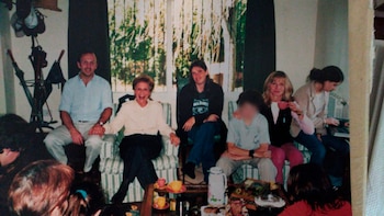 Foto familiar: Elina junto a