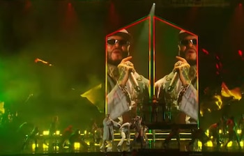 Farruko y Greeicy suben al escenario.
