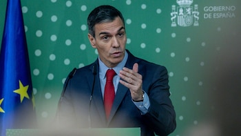 Sánchez se reafirma en su respaldo a Zapatero tras conocer el auto del juez: "Todo mi apoyo"