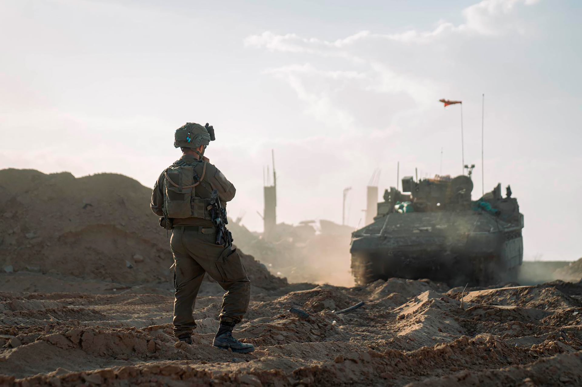 El plan internacional contempla la desmilitarización de Gaza, un gobierno de transición y el despliegue de una fuerza internacional.