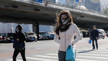 China emite tres alertas por