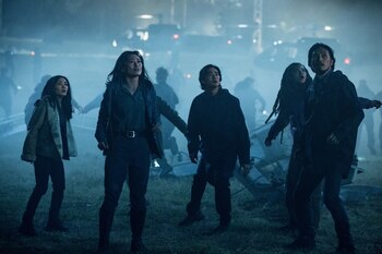 El elenco de Monarch: Legacy