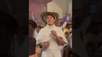 La nueva primera dama, Verónica Alcocer, celebró a ritmo de papayera en la Casa de Nariño. Foto: Captura de pantalla