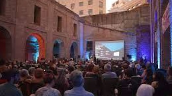 En la Manzana de las