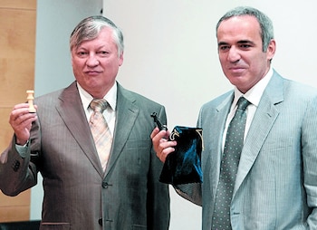Kasparov y Karpov jugaron cinco