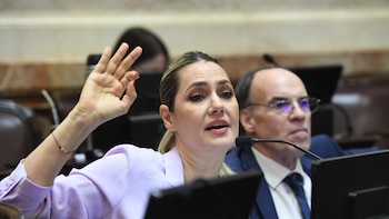 Aval de una senadora dialoguista