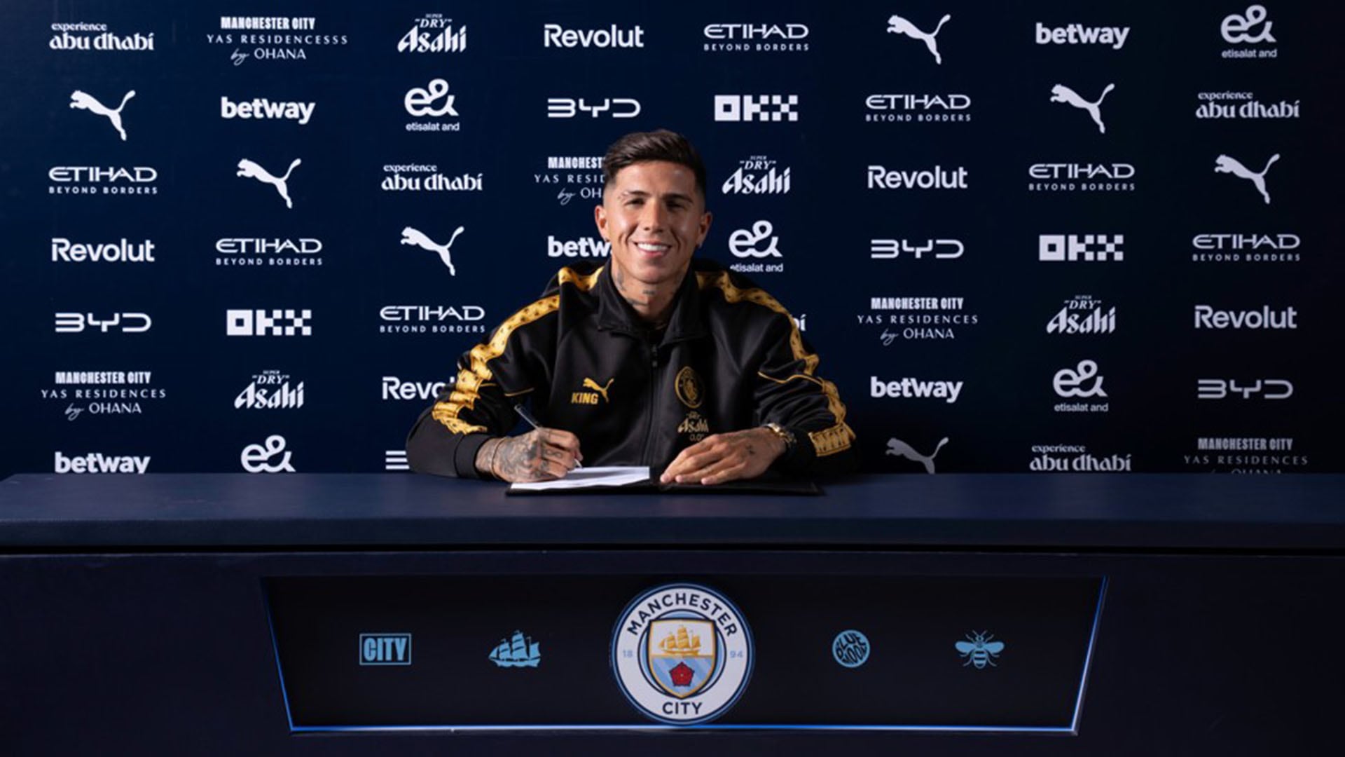 Enzo Fernández fue presentado en Manchester City (@mancity)
