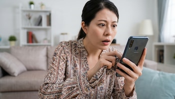 Policía de la CDMX alerta sobre el fraude que usa tu buzón de voz para robar tu cuenta de WhatsApp