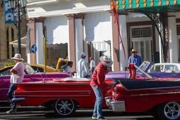 La escasez, la inflación y la depreciación del peso han echo mella en el poder adquisitivo de los cubanos (EFE/Yander Zamora)