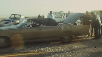 Un auto quedó destrozado por