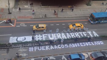 Protesta contra Arrieta, profesor de matemáticas acusado de acoso sexual en la Universidad Distrital de Colombia - crédito @juanp_ocampo/X