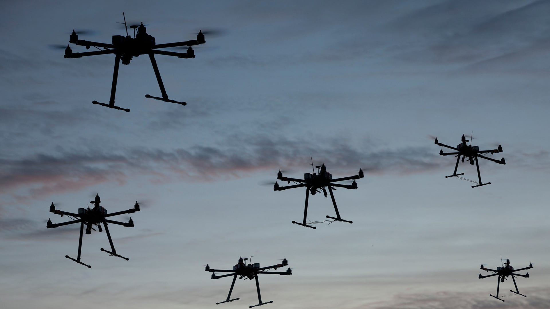 Drones de rastreo ofrecen ventajas como la llegada a zonas de difícil acceso y acortan tiempos de reacción frente al robo vehicular en Lima.