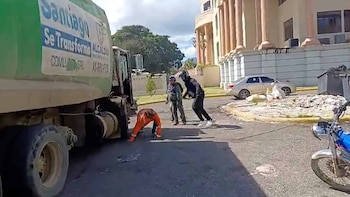 “Mi hijo no merecía esa muerte tan mala”: Persecución mortal de motoristas contra un chofer termina en asesinato