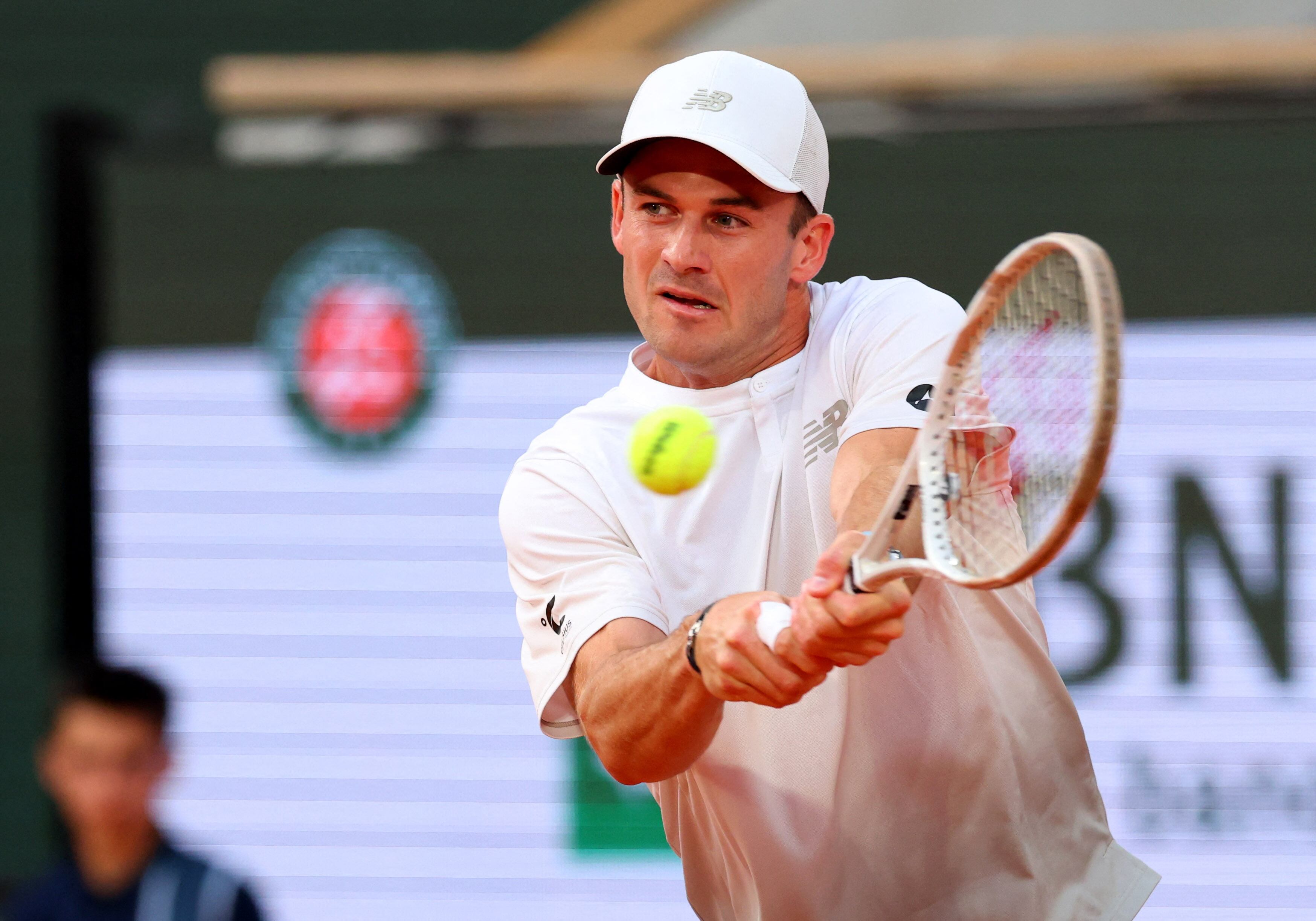 El estadounidense Tommy Paul se despidió de los cuartos de final de Roland Garros al caer con el español Carlos Alcaraz (Foto: REUTERS/Denis Balibouse)