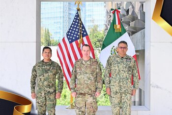 Se reúnen militares mexicanos y estadounidenses rumbo al Mundial 2026