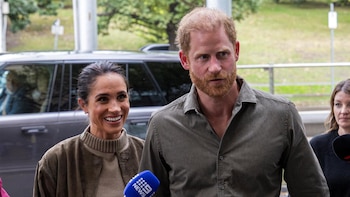 Carlos III recuerdo que Enrique y Meghan son "ciudadanos privados" y no representan a la familia real