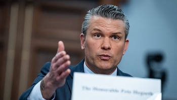 Hegseth elimina de una lista de ascensos de la Marina a oficiales negros y mujeres
