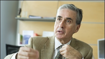 El histórico dirigente del PSOE Ramón Jáuregui, exministro de Zapatero, pide al partido “un congreso extraordinario urgente” al prever el “fin de un ciclo” político