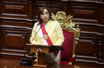 Dina Boluarte jura como presidenta