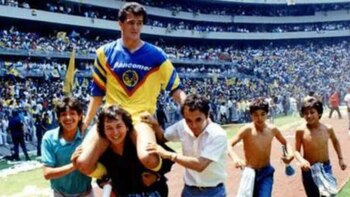 El del Cerro Azul celebrando