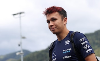 Alex Albon tuvo que ser