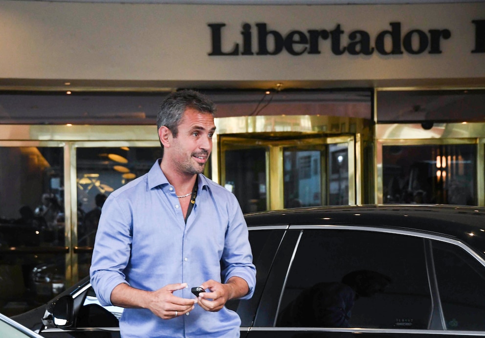 El Gobierno abre un debate en el Congreso por el uso de los autos oficiales: las tensiones por uno de los artículos de “Hojarasca” El Gobierno abre un debate en el Congreso por el uso de los autos oficiales: las tensiones por uno de los artículos de “Hojarasca”