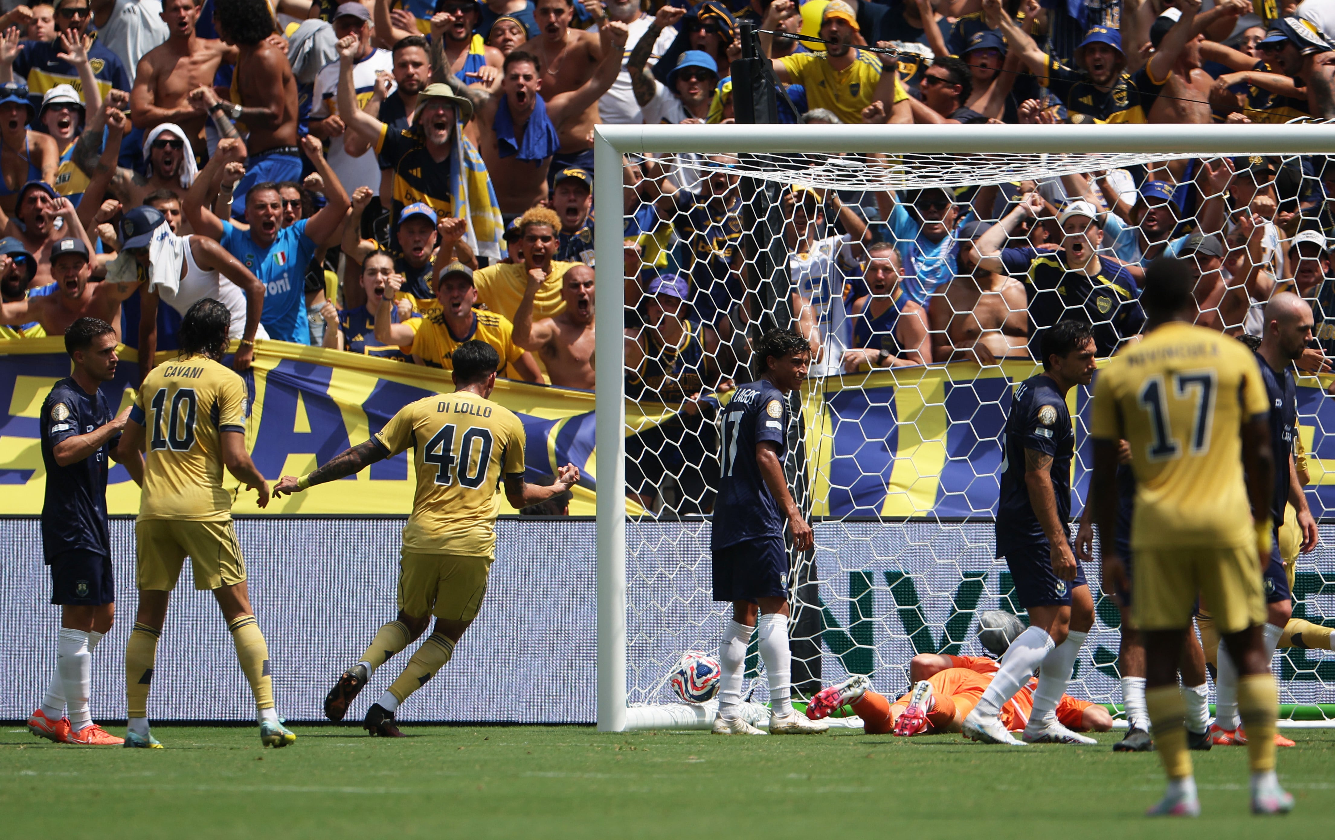 El arquero Nathan Garrow nada pudo hacer para evitar el tanto del Xeneize