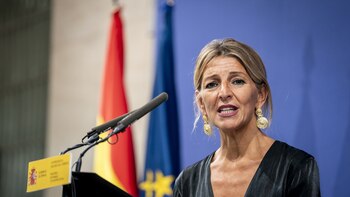 Yolanda Díaz negocia con Puigdemont