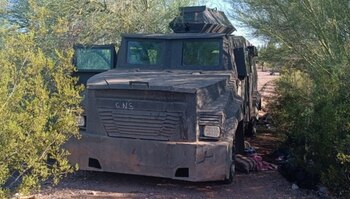 Vehículo blindado con la leyenda