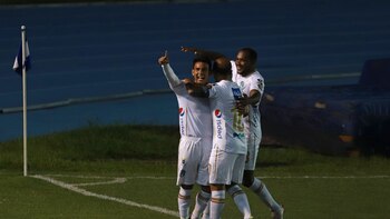 5-2. Alianza sigue vivo y