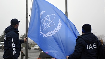 El OIEA pide "contención" para