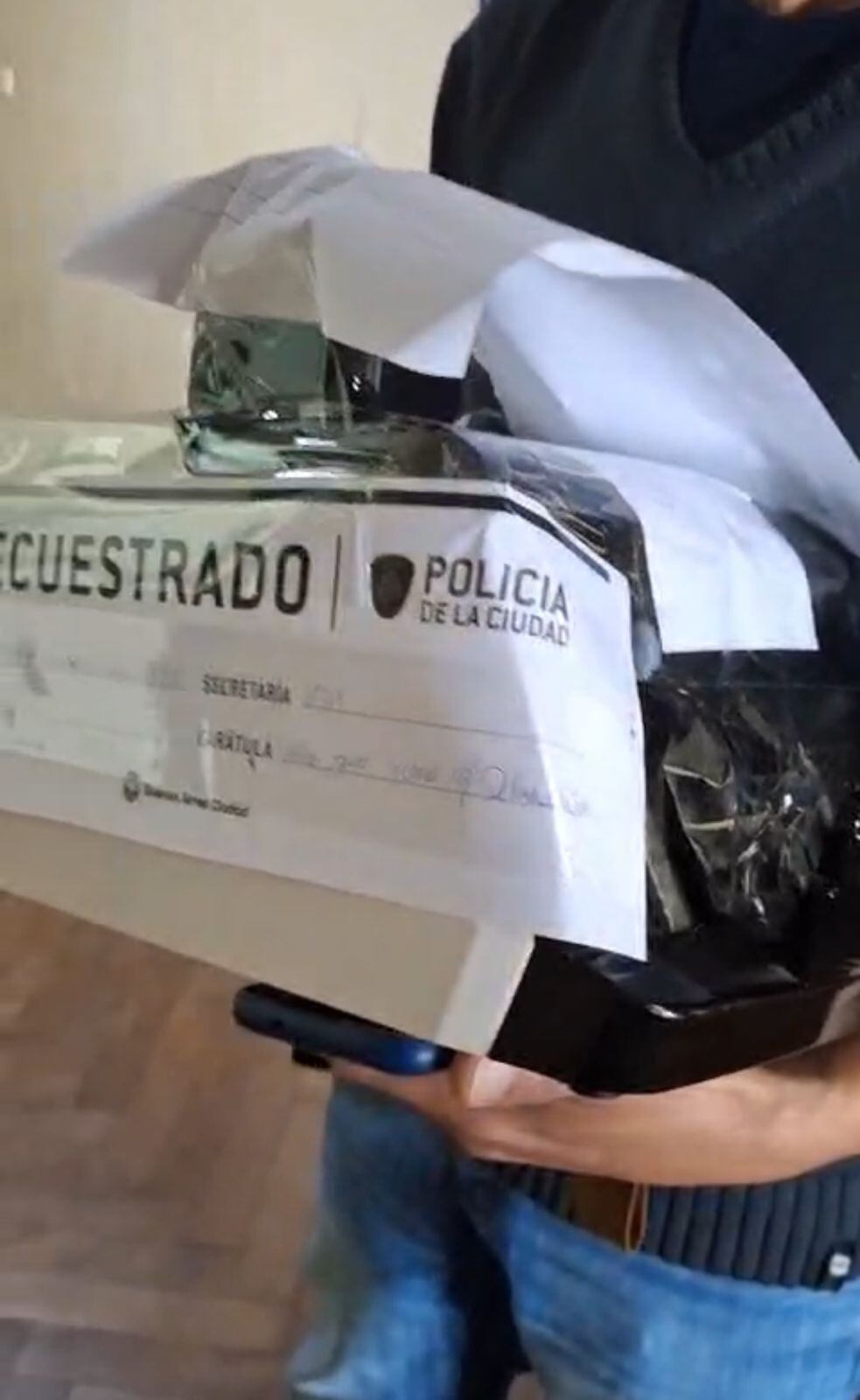 La máquina de contar billetes de Diego Spagnuolo, incautada por la Policía de la Ciudad