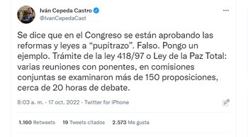 A través de Twitter, el