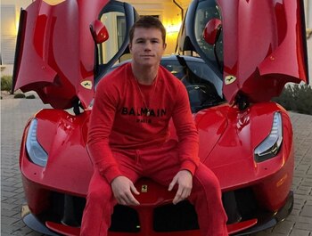Canelo Álvarez con su flamante