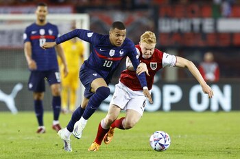 Golazo de Mbappé: tras veloz