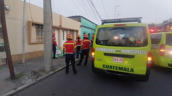 Los Bomberos Municipales informaron que el menor recibió disparos cuando caminaba cerca de su vivienda. (Cortesía: Bomberos Municipales)