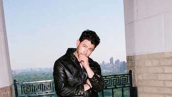 Nick sigue siendo un Jonas Brother, incluso en solitario