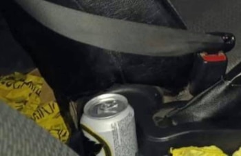 La Policía Nacional Civil de Guatemala arrestó en Chimaltenango a tres de sus agentes acusados de colisionar contra dos motocicletas en estado de ebriedad.