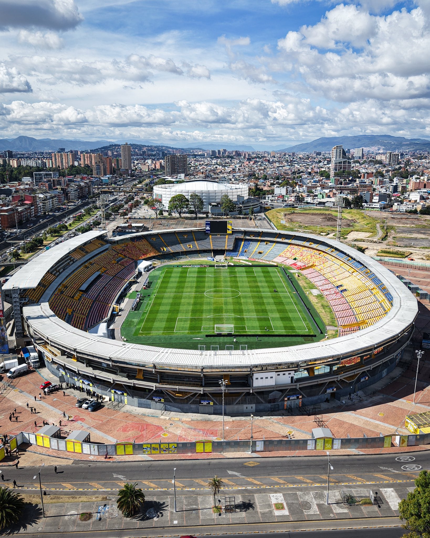 Así se ve el estadio El Campín, previo al duelo de Santa Fe vs. Tolima por la Liga BetPlay - crédito Santa Fe