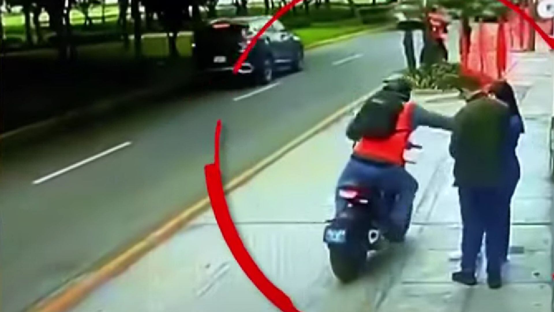 Motociclistas con chaleco naranja continúan robando celulares en San Borja, Cercado de Lima y otros puntos de la capital - Panamericana Noticias