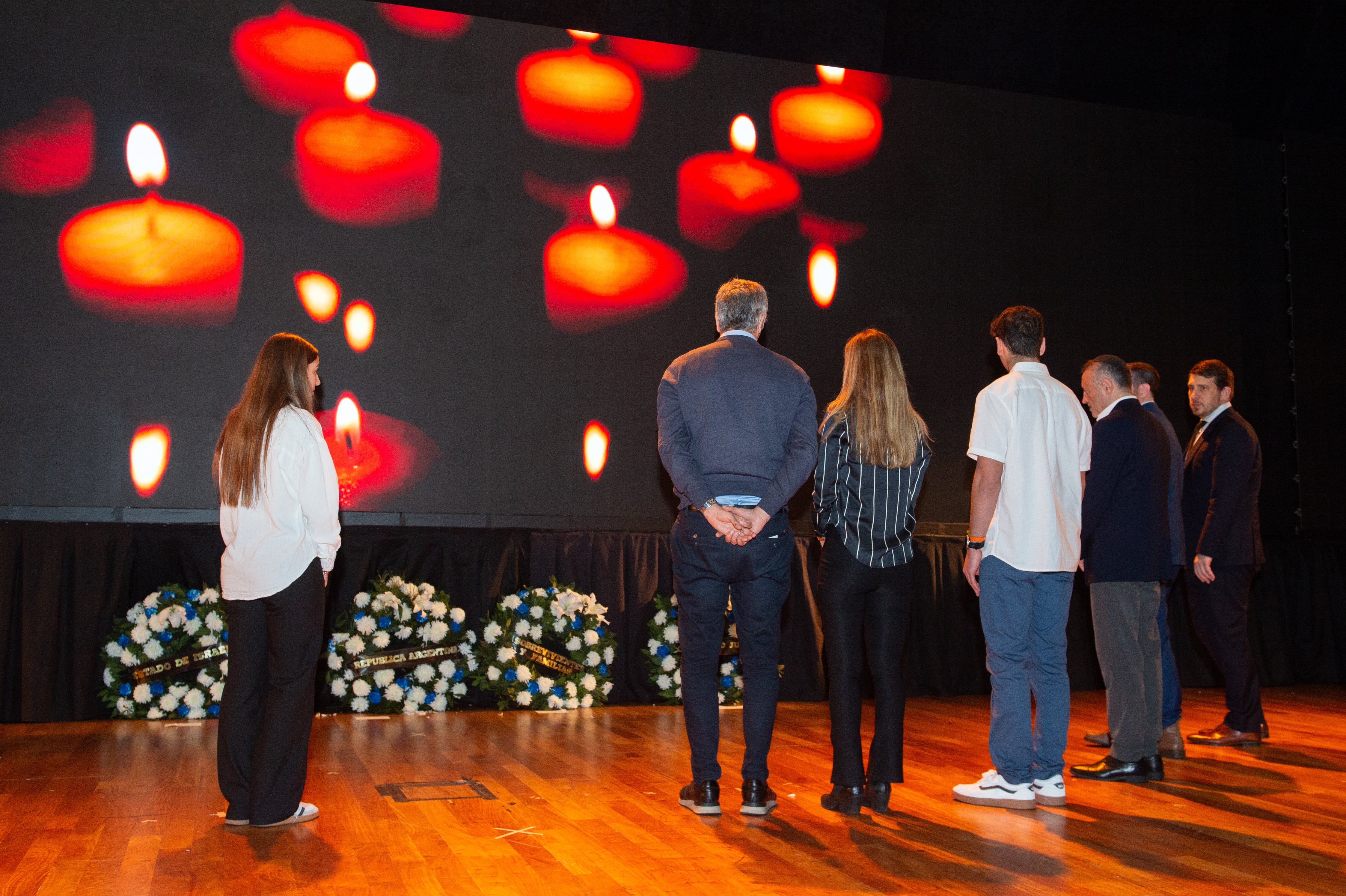 Las ofrendas florales en homenaje a las víctimas del 7 de octubre (Jaime Olivos)