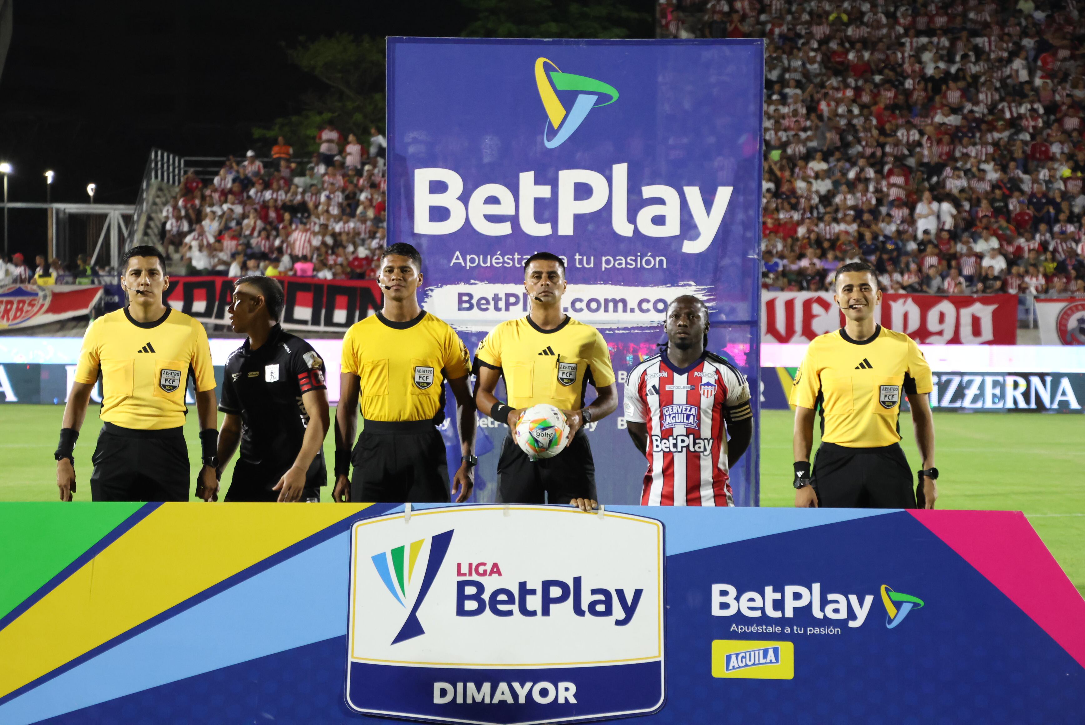 Ferney Trujillo fue el juez central designado por la Comisión Arbitral para el partido de Junior FC vs. América de Cali - crédito Jairo Kasssiani/Colprensa.