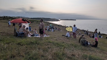 Normalidad en puntos preferentes de observación de Cantabria al empezar el eclipse