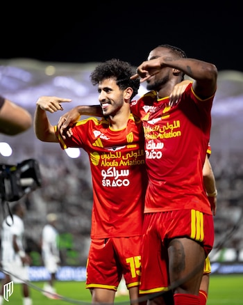 Quiñones anotó al minuto 80 el 2-1 tras aparecer en el área y reafirmar su papel como líder ofensivo del Al-Qadisiya. (X/ @Alqadsiah)