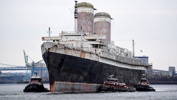 Más rápido que el Titanic y dueño de un récord que nadie batió: el SS United States será hundido en noviembre para crear el arrecife artificial más grande del mundo