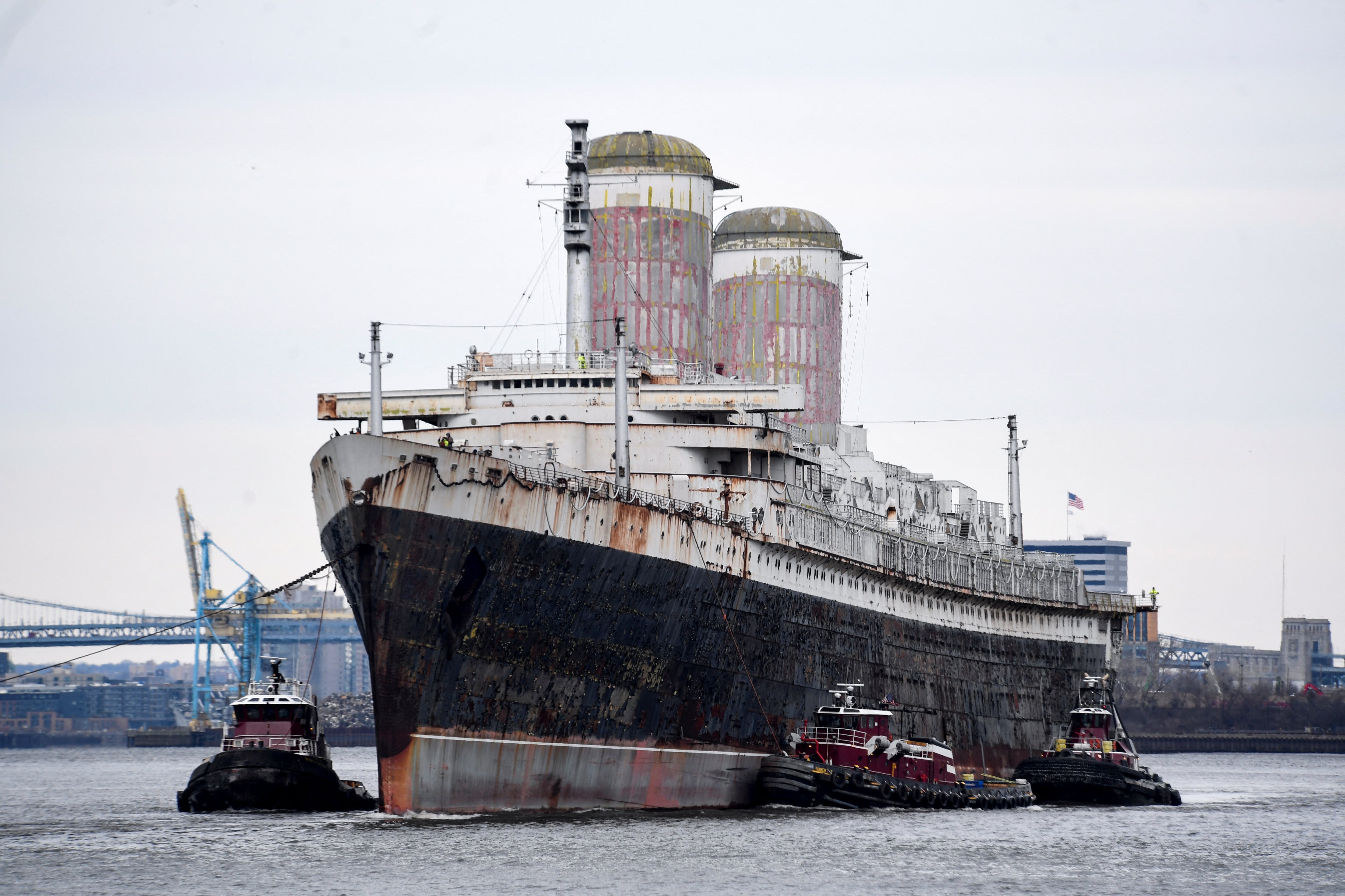 El SS United States será hundido frente a Florida en noviembre para convertirse en el arrecife artificial más grande del mundo